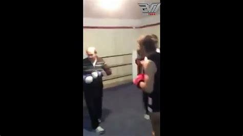 Old Man Boxing Knocks Out Young Guy So Easily Vidéo Dailymotion