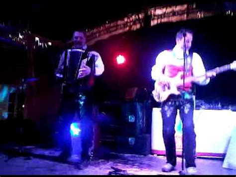 Traditional mein tiroler land lyrics & video : die jungen zillertaler- mein tiroler land live - YouTube