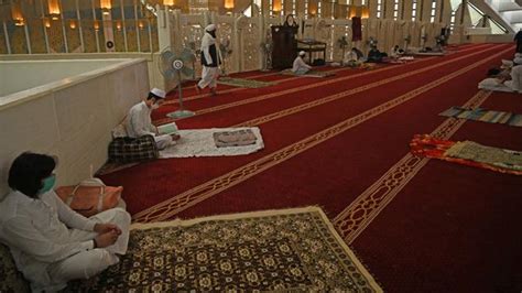 Cara Iktikaf Di Masjid Dan Rumah Lengkap Bacaan Niat Dan Keutamaannya