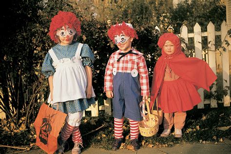 40 Best Vintage Halloween Costumes For 2021 Reader S Digest