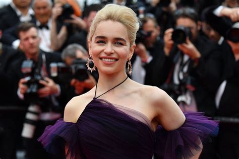 Emilia Clarke S Nude Scene Pressure Didn T Come From Game Of Thrones