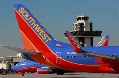 Southwest Airlines Makes Emergency Landing After Cabin Loses Pressure