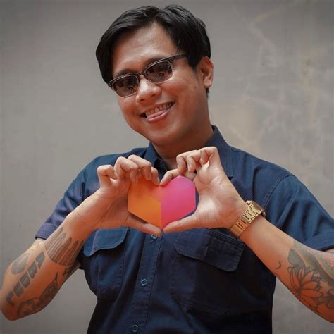 Gofar live ig bareng danilla channel ini merupakan isi kegiatan gofar hilman dan akan update setiap hari kalian bisa dukung. 10 Potret Gofar Hilman, Penyiar Radio yang Sumbang Burger ...