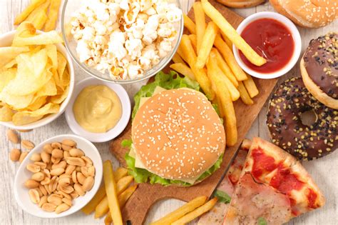 Junk Food Found To Be Twice As Distracting As Healthy Food •