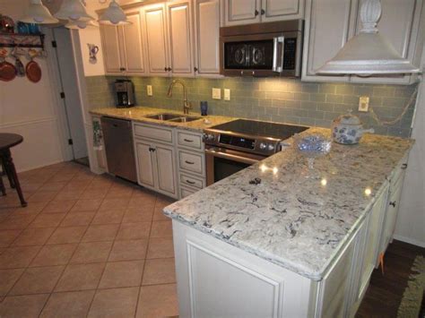 We perform high quality work for your home as our top priority. Cabinet Refacing Picture Gallery | St. Louis MO