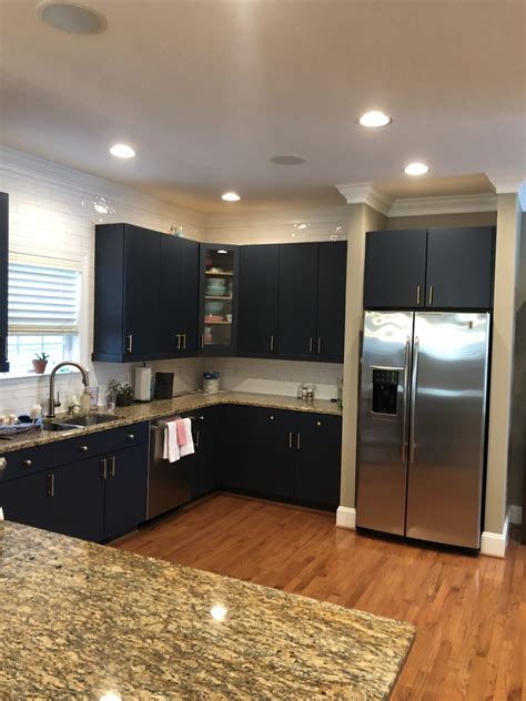 Navy kitchen cabinet paint color. Hale Navy Flat Panel Kitchen Cabinets - 2 Cabinet Girls