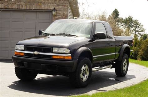 Sell Used 2001 Chevy S10 Zr2 4x4 Black With 75k Miles Clean Off Road