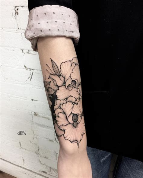 The 81 Most Gorgeous Blackwork Flower Tattoos Page 6 Of 9 TattooMagz