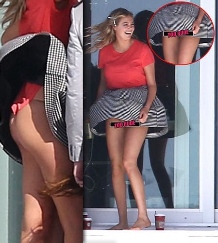 Oops Of The Worst Celebrity Wardrobe Malfunctions Ever