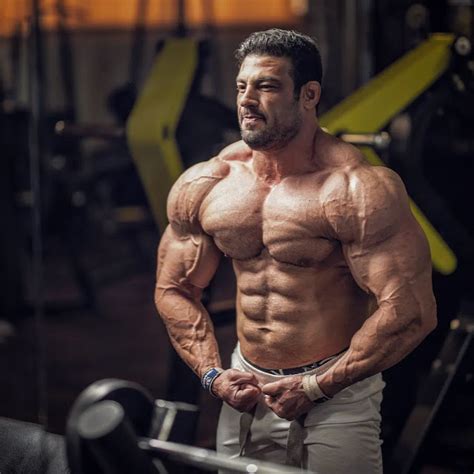 Muscle Lover Iranian Bodybuilder Reza Ahmadi 2