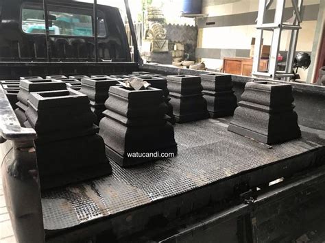 Seiring waktu, pagar kayu berisiko serius untuk membusuk dan rusak, hingga digerogoti hama. Pin di batu alam