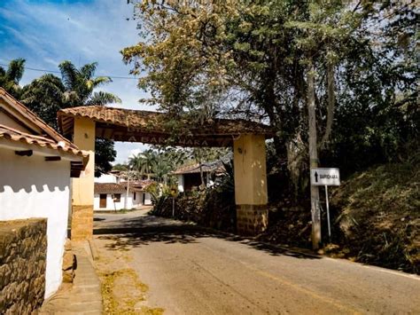 Get yourself acquainted with barichara and demographics of barichara, culture, people in barichara, currency use this information to plan your trip to barichara. Barichara Colombia: The most beautiful and relaxing town ...