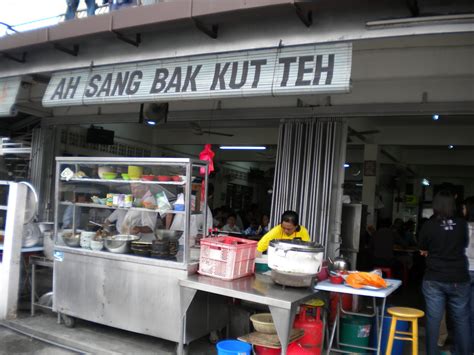 If you have ever tried lau ah tee's bak kut teh, you'll probably find that it tastes highly similar to that of ng ah sio's bak kut teh. Are These The Best Bak Kut Teh Stalls In Malaysia?