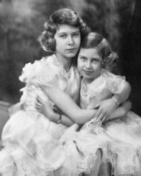 38 Pictures Of Queen Elizabeth Ii And Her Beloved Sister Princess