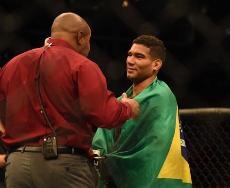 Bill Algeo vs Herbert Burns Odds, Prediction, Fight Info & Betting For