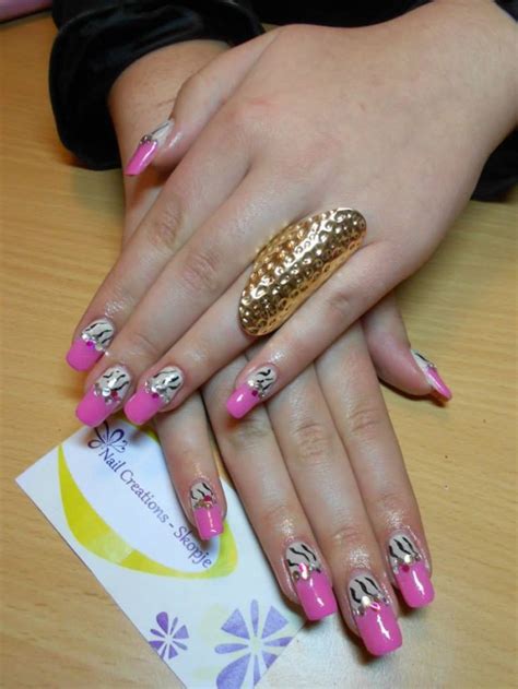 Simple and elegant nail designs play heavily with the effects ombre and matt. 32 Simple and Elegant Nail Design Ideas