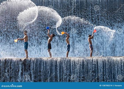 Children Playing Splash The Water At Klungkung Dam Editorial Stock