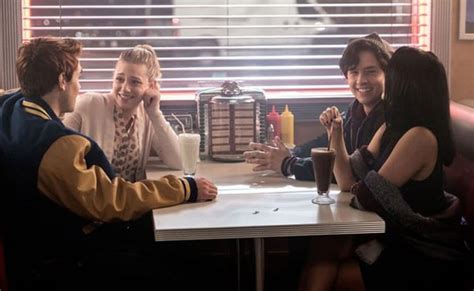 10 reasons why the riverdale tv show is addicting af society19 uk