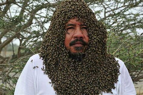 Saudi Man All Set To Break Bee Bearding World Record Weirdnews Dunya News