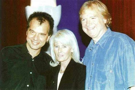 Doremi hayward (daughter of justin hayward) to sean vaardall: JUSTIN AND MARIE AND ? | Moody blues, Justin hayward, Singer