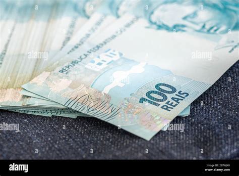 Brazilian Money Banknote 100 Reais Stock Photo Alamy
