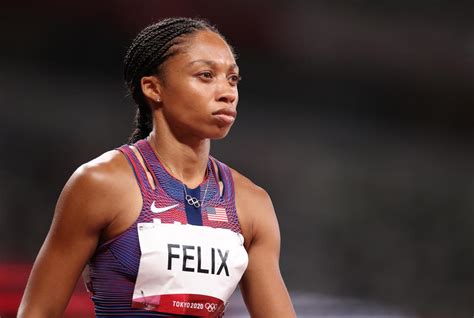 Allyson Felix Becomes The Most Decorated Woman In Olympic Track History With 10th Medal Cbs News