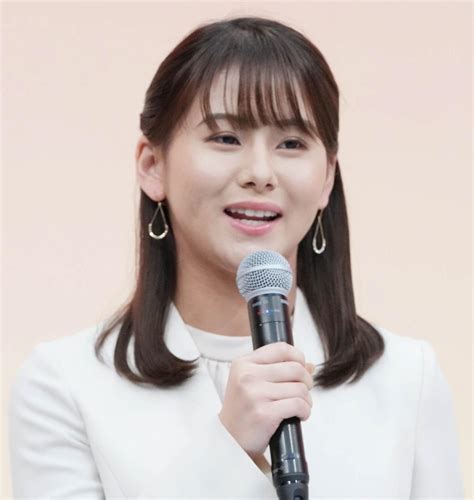 テレ東の新人藤井由依アナ、23歳誕生日にあの人気キャラかぶり物 「癒やされます」の声 - 女子アナ写真ニュース : 日刊スポーツ