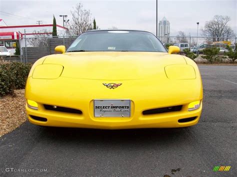 2002 Millenium Yellow Chevrolet Corvette Coupe 2082698 Photo 5