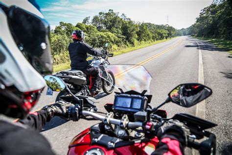 Em seguida, a pm recebeu duas ligações telefônicas, dando conta de que o motociclista estava escondido no meio do mato. Dia do motociclista: 10 motivos para andar de moto - UOL ...