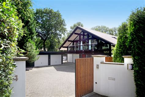 3d visualising of the exterior and interior design of the huf haus flat roof black Virginia Water - Huf Haus For Sale - Huf Haus Owners Group