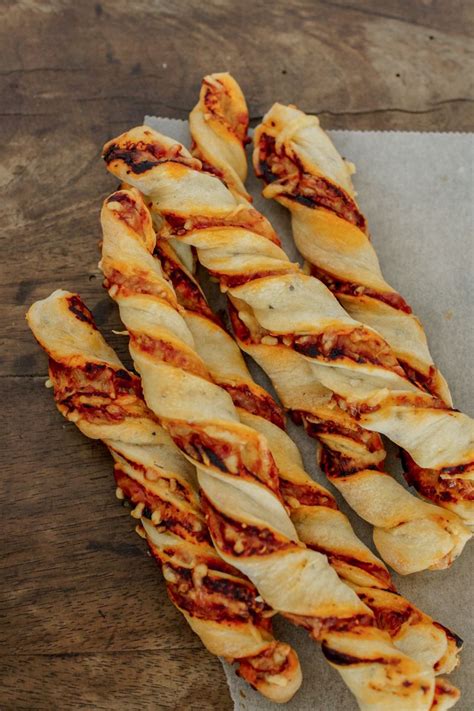 Schneller Snack Gedrehte Pizzastangen Rezept