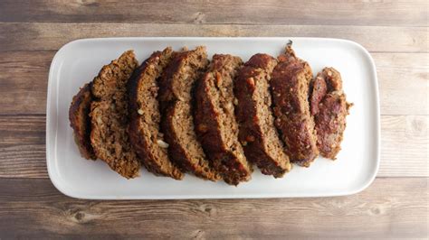 This tomato basil turkey meatloaf recipe is a perfect whole30 & paleo option that is super easy to throw nutrition for paleo turkey meatloaf tomato basil: Sauce For Meatloaf With Tomato Paste - The Best Meatloaf In A Tomato Sauce Bev Cooks / Romas and ...