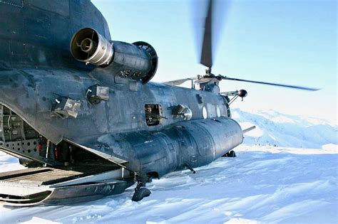 160th Soar A Mh 47g Awaits In A Snow Covered Lz 18001197