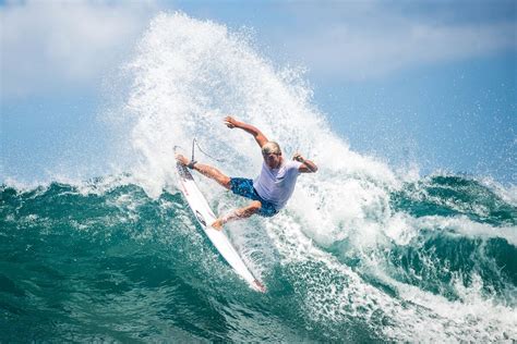 Kanoa Igarashi Japans Surfing Star Rides Endorsements Olympics