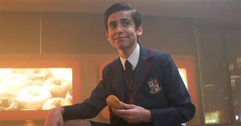 Aidan gallagher (born september 18, 2003) is an actor and singer recognized chiefly for his role in nicky, ricky, dicky & dawn, a hit television series. Aidan Gallagher: 5 curiosidades sobre o Número 5 de The ...