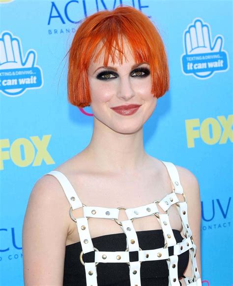 Paramores Hayley Williams To Accept Billboard Women In Music First