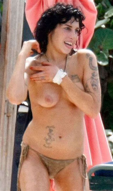 Naked Amy Winehouse Added By