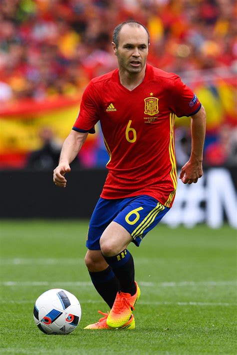 Born 11 may 1984) is a spanish professional footballer who plays as a central midfielder and is the captain of j1 league club vissel. Andres Iniesta - Andres Iniesta Photos - Spain v Czech Republic - Group D: UEFA Euro 2016 - Zimbio