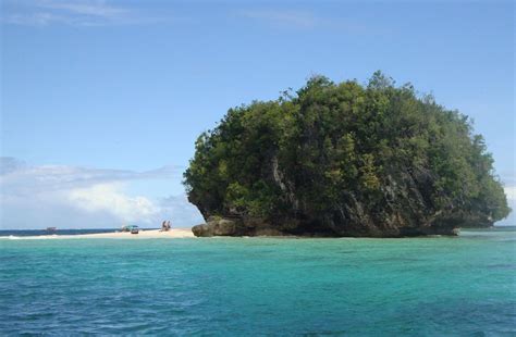Captivating Boslon Island, Britania Group of Islands, Surigao del Sur