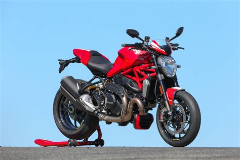 The hottest monster ever was just revealed at the frankfurt auto show. Ducati Monster 1200R : La technique - Moto-Station