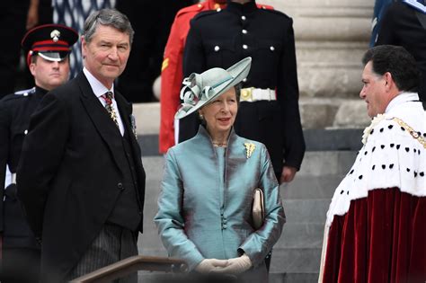 The Crown How Did Princess Anne And Sir Timothy