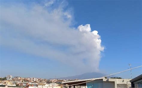 Licc), also known as vincenzo bellini airport. Etna in attività: chiuso spazio aereo | Aeroporto ...