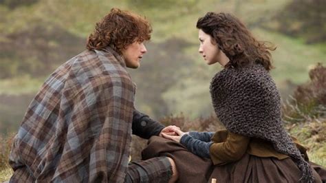Les 15 Plus Beaux Couples Des Séries Du Moment Claire Et Jamie Outlander Allociné