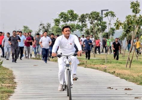 Akhilesh yadav is an indian politician and as of march 2012 is the youngest person to hold the office of chief minister of the state of uttar pradesh. Akhilesh Yadav Age, Height, Wife, News, Photos, Education ...