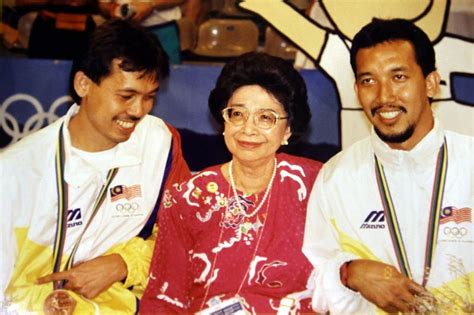 Menyenangkan abhista hati satyawadi : Kisah Anak-anak Sidek Yang Menguasai Dunia Badminton ...