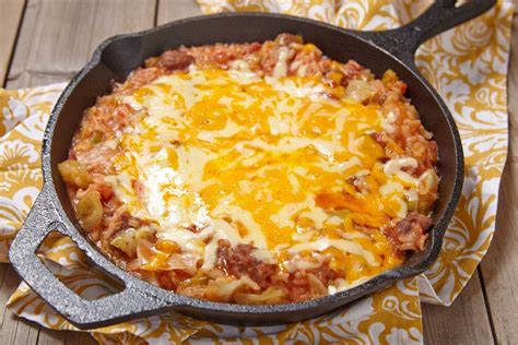 I love cornbread so i love this recipe. Cheesy Beef Cornbread Skillet Casserole Recipe | Recipes.net