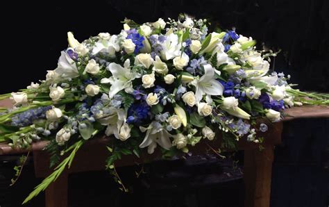 Blue And White Casket Spray Sympathyflowers Floraltribute F04