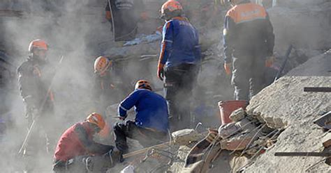 Terremoto Magnitudo In Iran Morti In Turchia