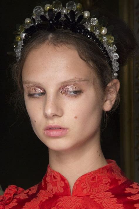 The Best Makeup Looks From The Spring 2019 Runways Summer Beauty Trends
