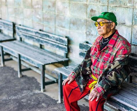 grandson decides to get his 84 year old grandpa a new wardrobe and makes him an instagram star